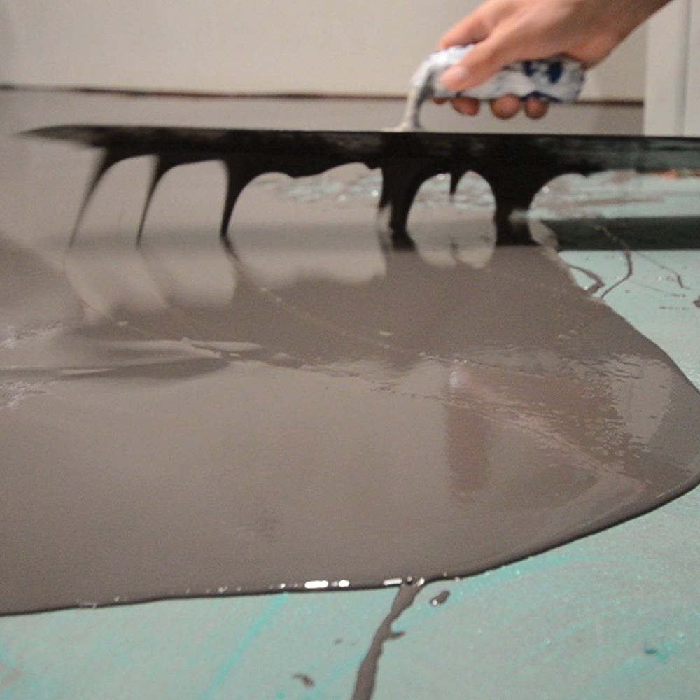 Wall panels - L'AXXX self-levelling coating - MERCADIER TEINTES ET MATIÈRES