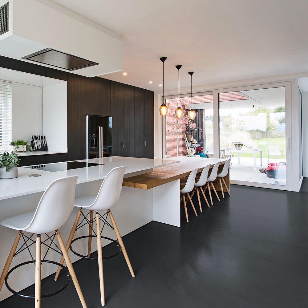 Wall panels - L'AXXX self-levelling coating - MERCADIER TEINTES ET MATIÈRES
