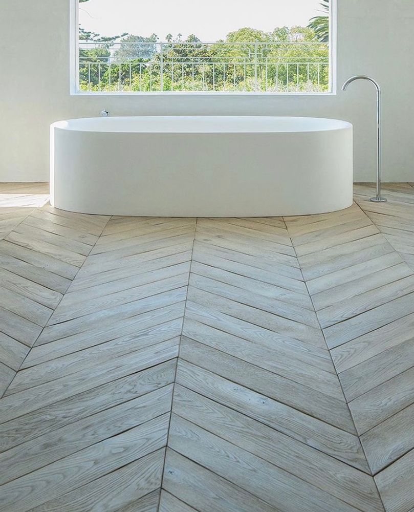 Parquets - Chevron - Vintage, aged and hardly brushed- Campagne Range - ARBONY