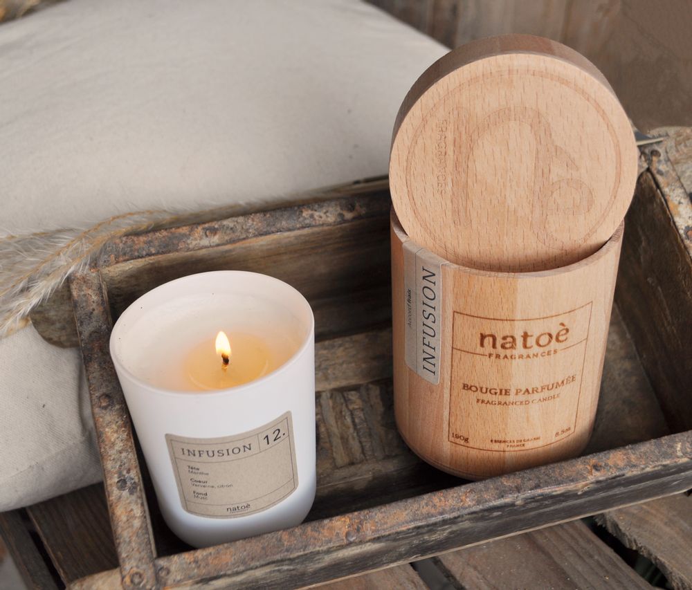 Coffrets et boîtes - BOUGIE INFUSION -N°12- bougie blanche écrin rond / carré en bois  - NATOÈ FRAGRANCES