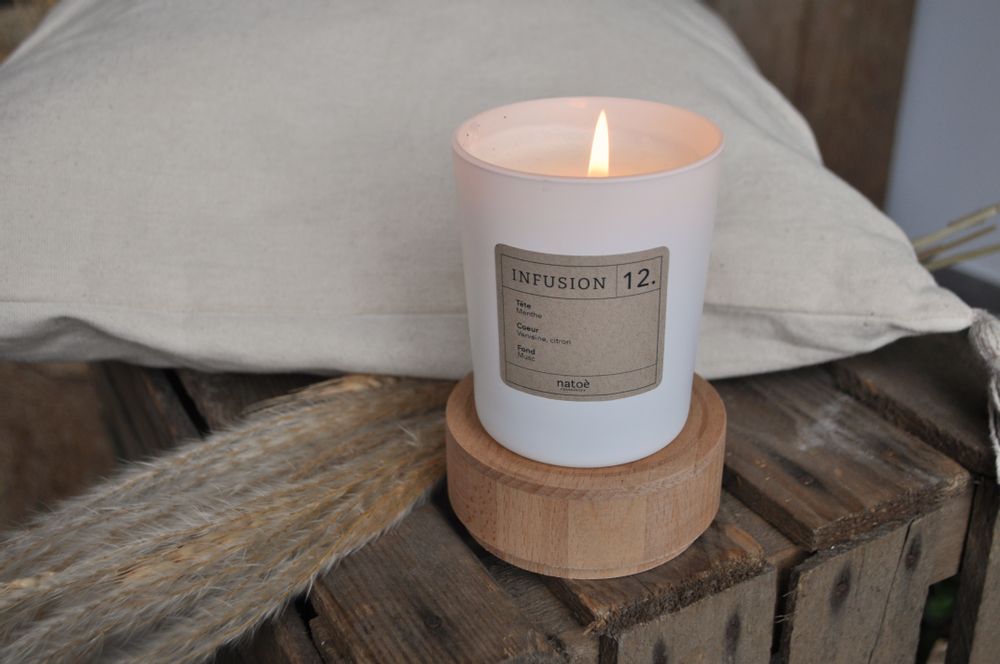 Coffrets et boîtes - BOUGIE INFUSION -N°12- bougie blanche écrin rond / carré en bois  - NATOÈ FRAGRANCES