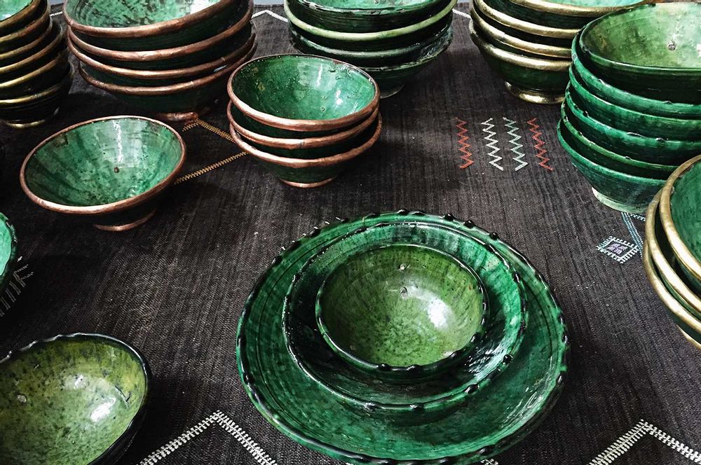 Pièces uniques - Vaisselle et bougeoirs de Tamegroute. - CHIC-INTEMPOREL