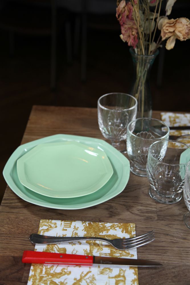 Assiettes au quotidien - L'assiette à dessert en porcelaine verte - OGRE LA FABRIQUE