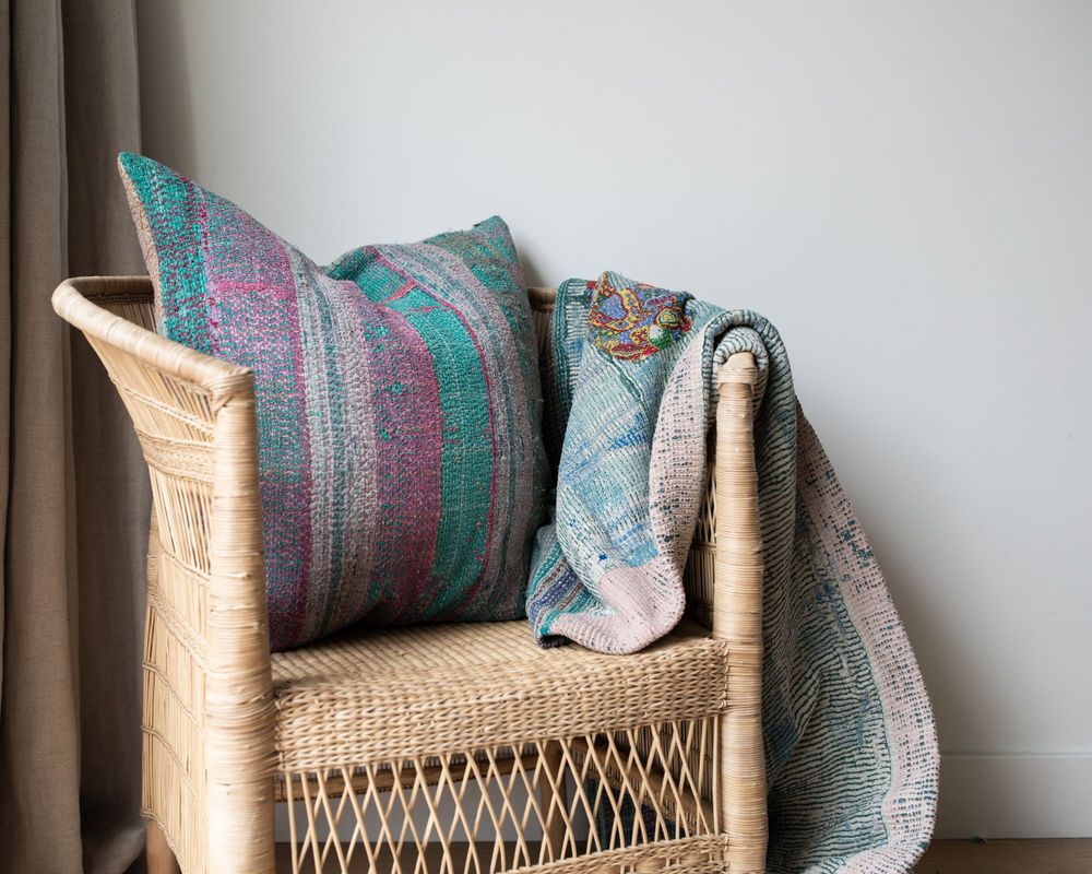 Other caperts - Kantha Sari throws & cushions - VAN VERRE