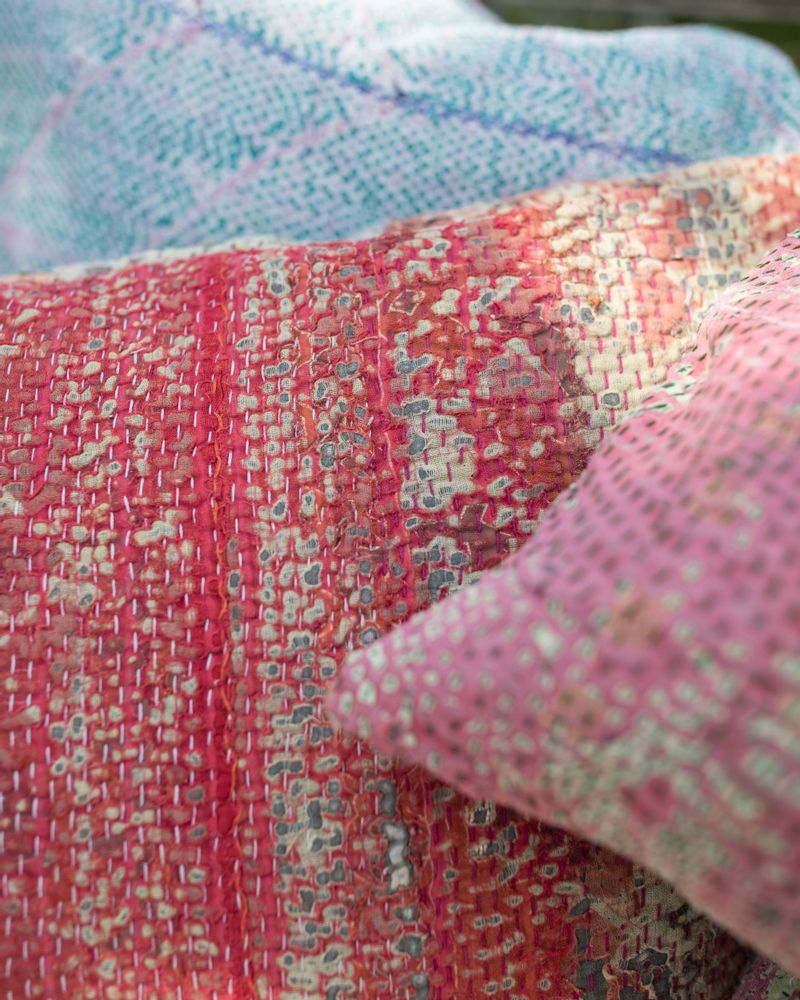 Other caperts - Kantha Sari throws & cushions - VAN VERRE