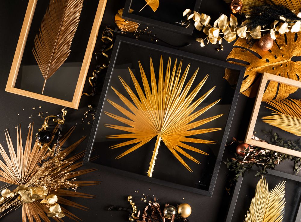 Cadres - Herbier Tropical Washingtonia - Laiton - 55x55 - Encadrement noir - ATELIER GERMAIN