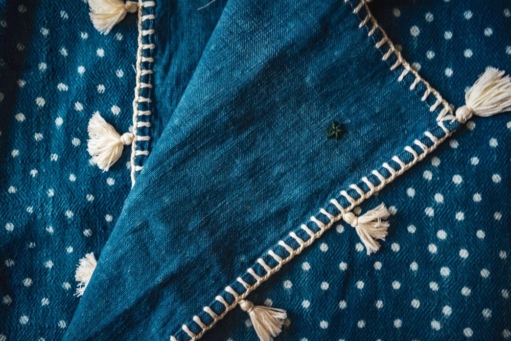 Objets de décoration - Plaid en laine tissée à la main - LINEAGE BOTANICA - THE ART OF WELLBEING