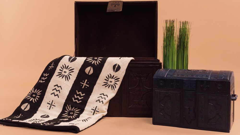 Objets de décoration - Coffre, malle touareg en bois et cuir MAHDI - MAISON LAADANI