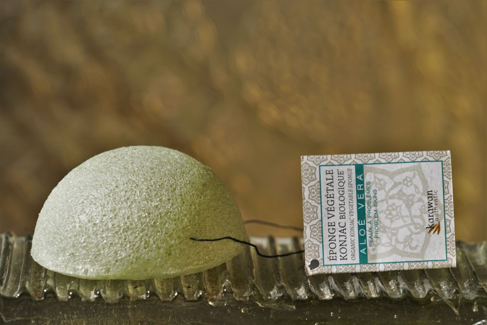 Coffrets et boîtes - TROUSSE CADEAU BIEN-ÊTRE KONJAC ET AYURVÉDA - SOIN TONIFIANT - KARAWAN AUTHENTIC