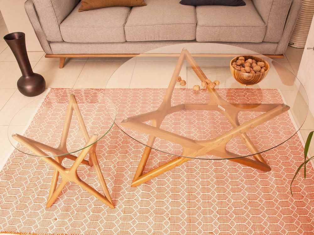 Tables basses - Table basse Retro Modern Dina en bois massif Sungkai 100% naturel avec une finition mate naturelle et un plateau en verre trempé. - EZEÏS