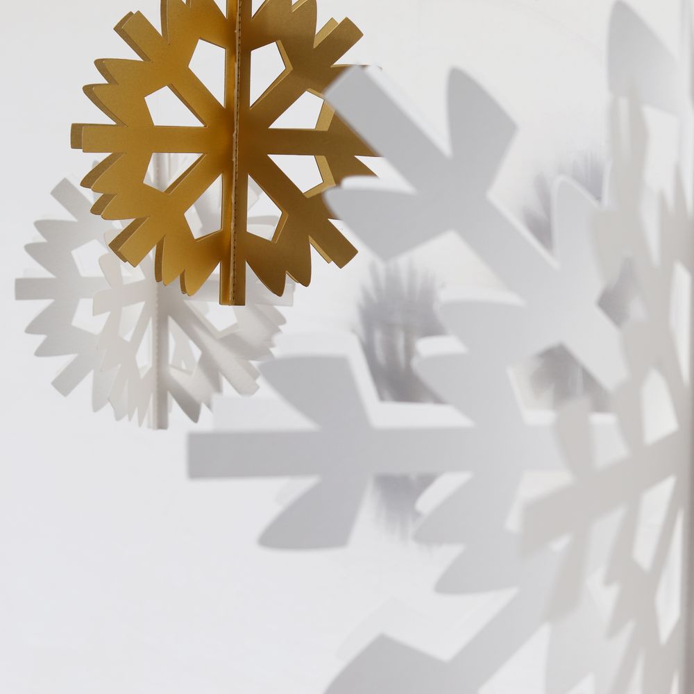 Autres décorations de Noël - Scandinavian Snowflake Mobile - LIVINGLY