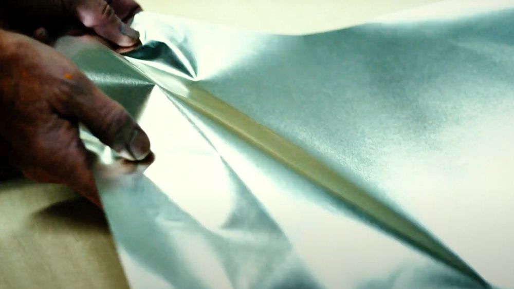 Objets de décoration - GINHAKU SHOPPER BAG - sac fourre-tout horizontal en aluminium froissé - KENTO HASHIGUCHI