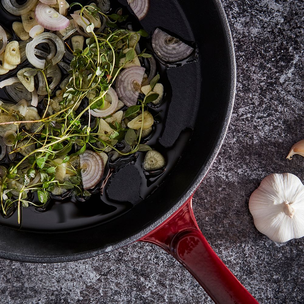 Frying pans - Barbary & Oak Foundry 26cm Round Cast Iron Fry Pan - RKW LTD - BARBARY & OAK