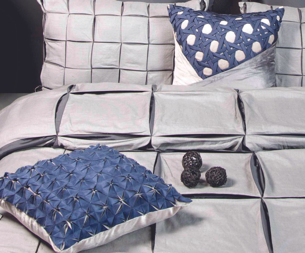 Bed linens - Casamia Bed Decor  - KANCHI BY SHOBHNA & KUNAL MEHTA