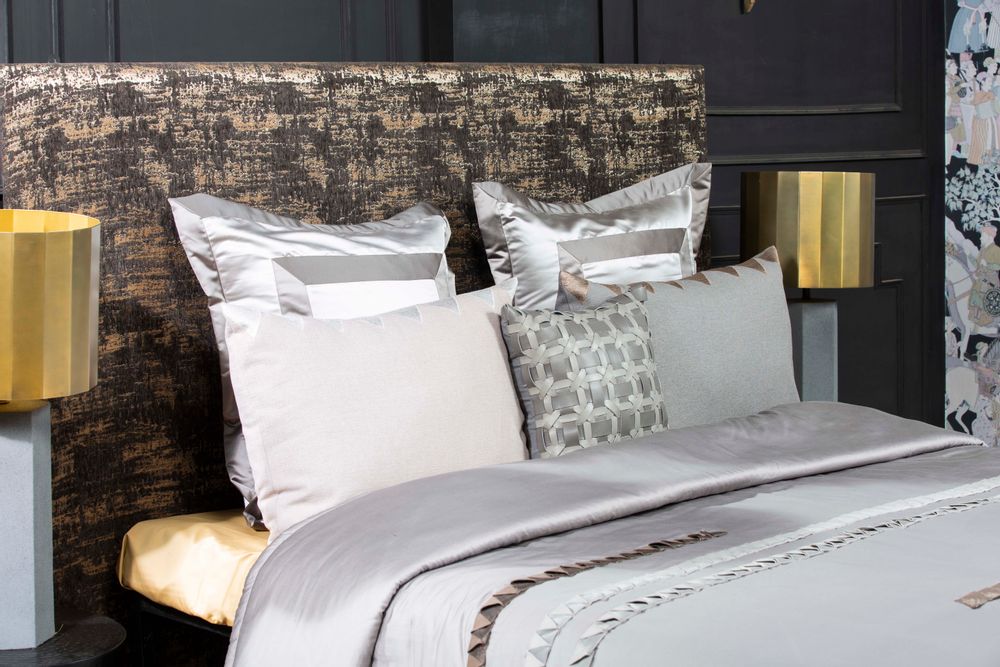 Bed linens - Fanatic Bed decor - KANCHI BY SHOBHNA & KUNAL MEHTA