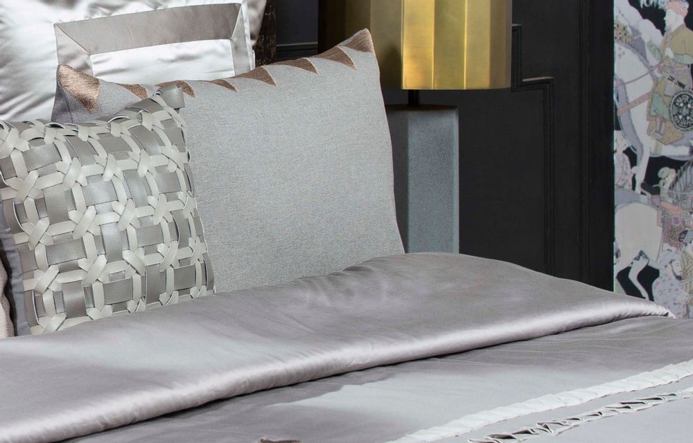 Bed linens - Fanatic Bed decor - KANCHI BY SHOBHNA & KUNAL MEHTA