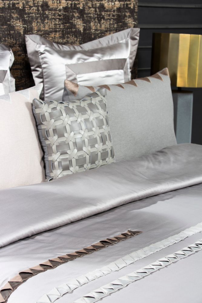 Bed linens - Fanatic Bed decor - KANCHI BY SHOBHNA & KUNAL MEHTA