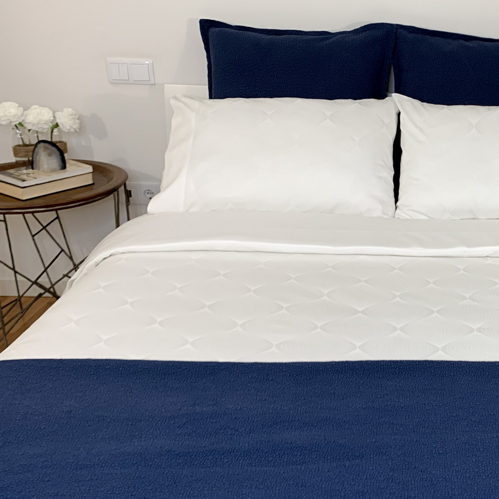 Linge de lit - Jet De Lit - Couette 100 % Coton bleu marine pour la literie - VIDDA ROYALLE