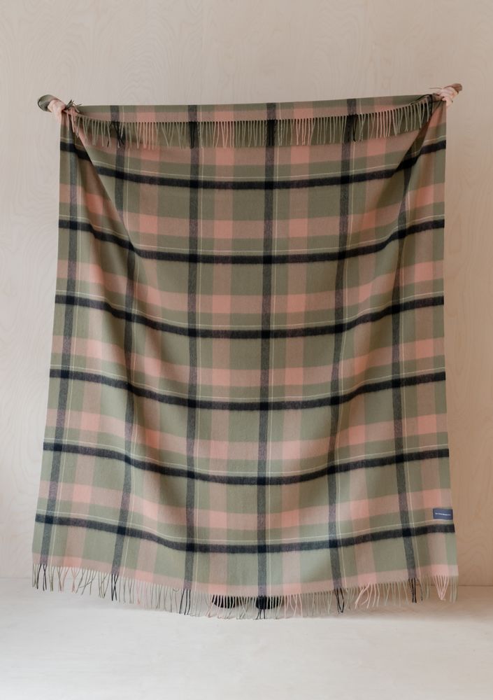 Plaids - Couverture en laine d'agneau mélangé lilas - THE TARTAN BLANKET CO.