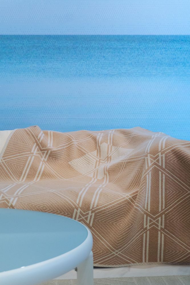 Throw blankets - The Signature Recycled Blanket - Off White / Camel - LA MAISON DE LA MAILLE