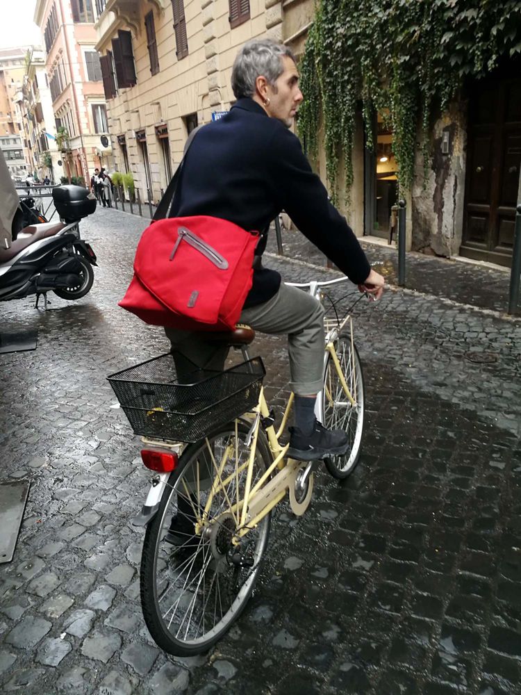 Bags and totes - Handmade bike bag "Urbana"in Cordura with adjustable shoulder and waist straps and removable laptop case - ELENA KIHLMAN