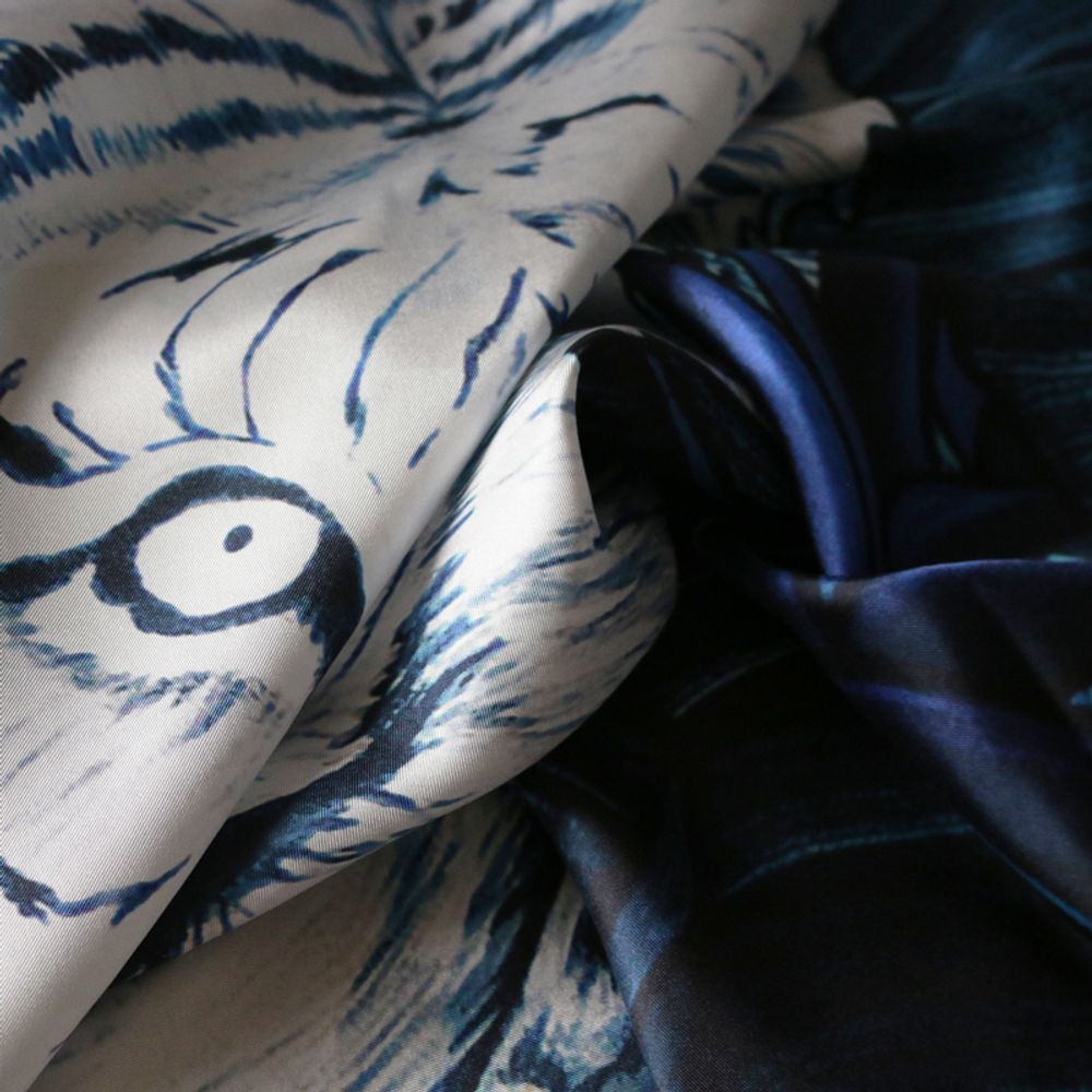 Decorative objects - LE TIGRE 130 - square/printed scarf 100% silk twill - 51.19 x 51.19 inch - French roll - Maison Fétiche - MAISON FÉTICHE