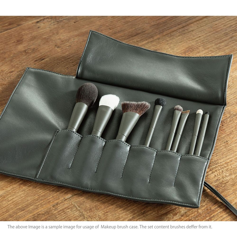 Design objects - 5 Brushes & Makeup Brush case, OWN Collection - SHAQUDA