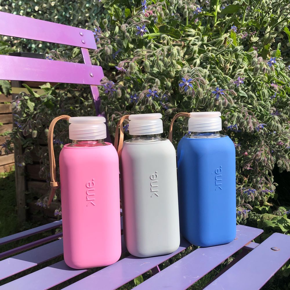 Cadeaux - BOUTEILLE EN VERRE RÉUTILISABLE TRUE BLUE (600ml) SQUIREME. Y1 DURABLE. - SQUIREME.