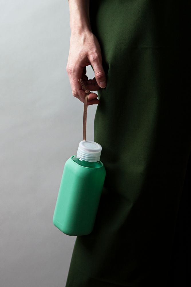 Cadeaux - FLACON EN VERRE RÉUTILISABLE SQUIREME (600 ml). Y1 DURABLE. - SQUIREME.