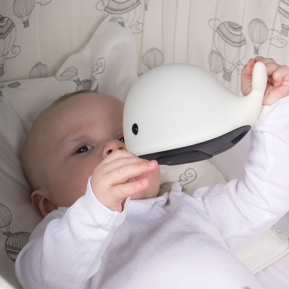Objets déco enfant - Veilleuse Baleine de Filibabba - BABYLONIA