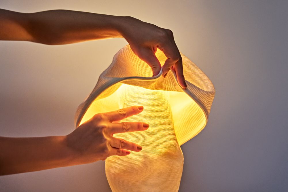Table lamps - Posing lamp / Make casual adjustments to the light, every day - MOBJE