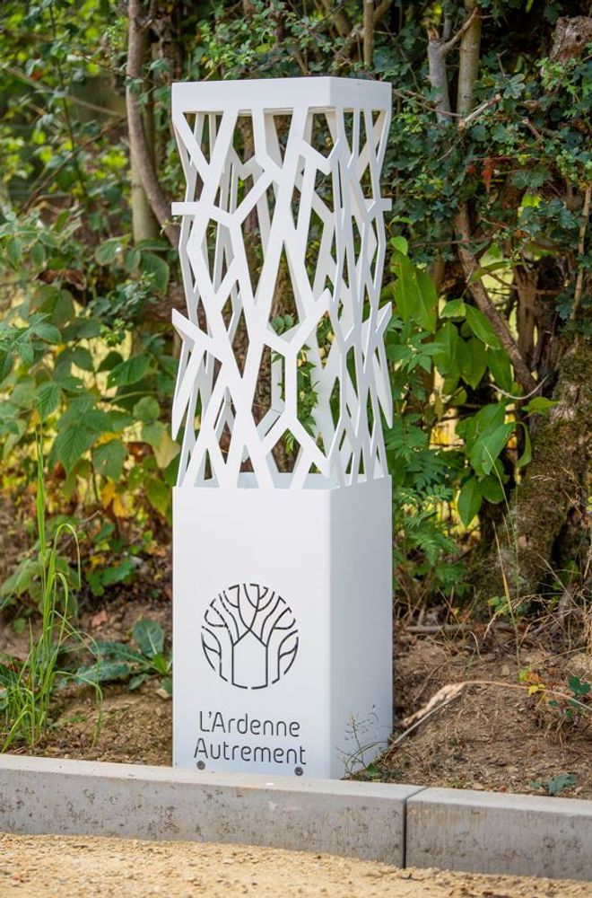 Outdoor decorative accessories - Floor lamp — Coral Collection - ALUMÉ