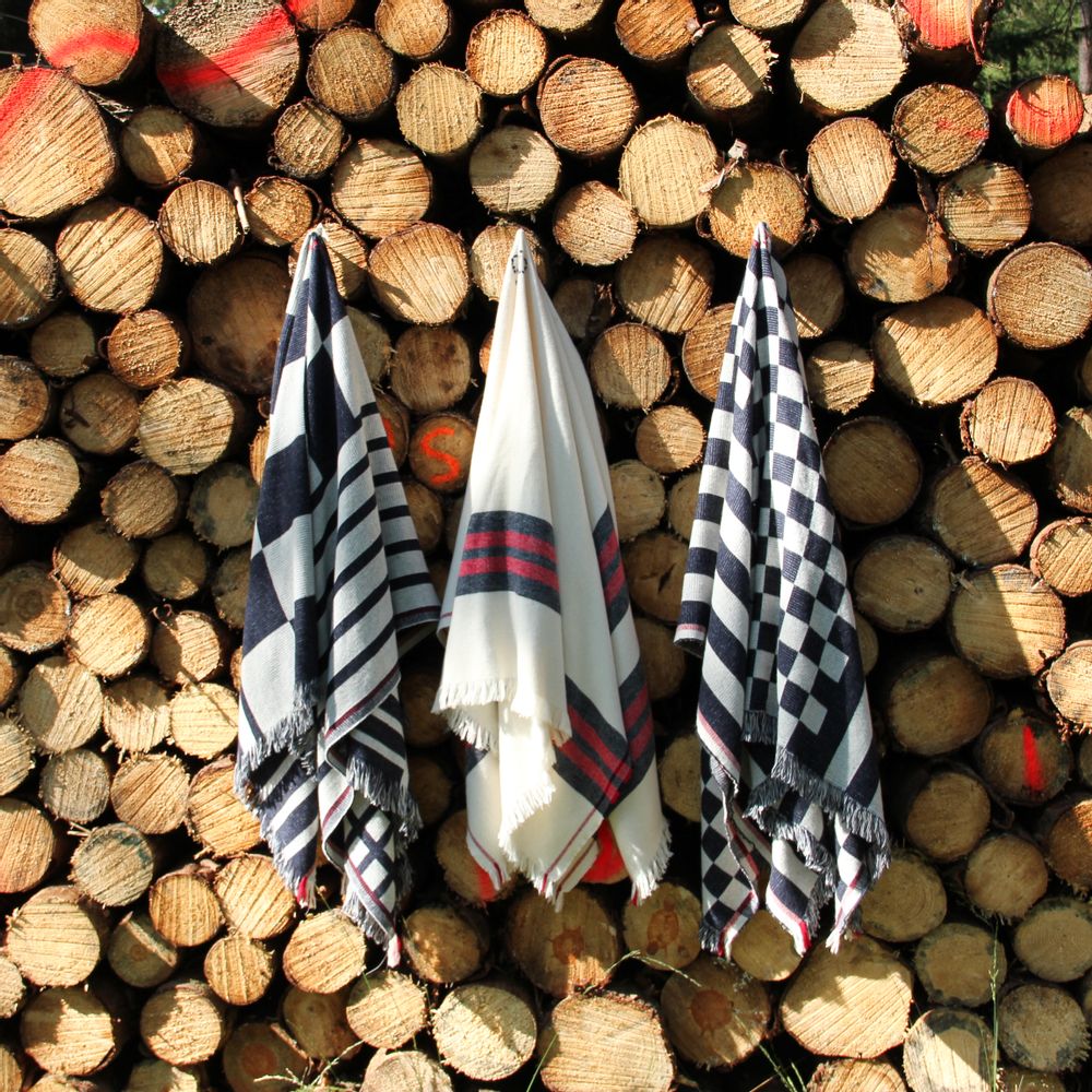Objets de décoration - THROW LOURENCO IN 50% ORGANIC WOOL AND 50% ORGANIC COTTON - SCHOOLOFLIFEPROJECTS