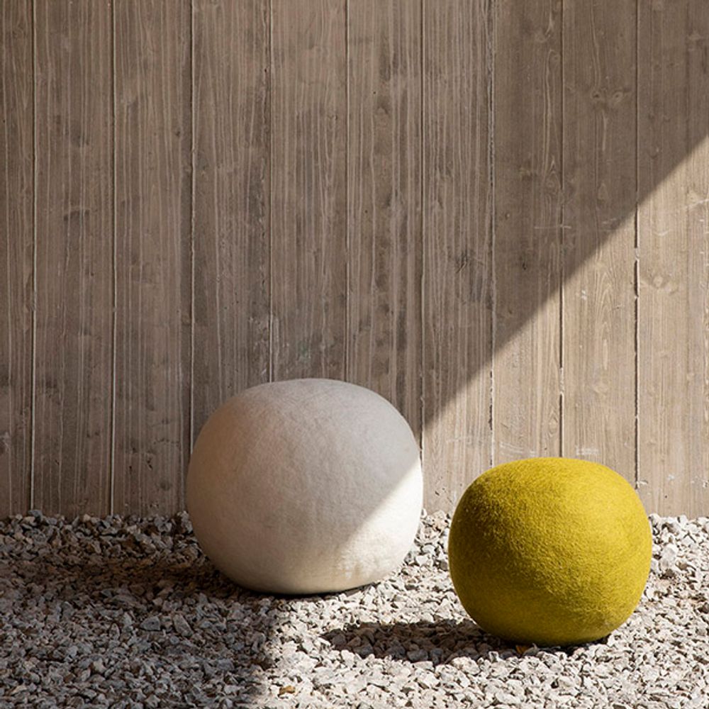 Ottomans - POUFFE BALL - Handmade in felt - MUSKHANE
