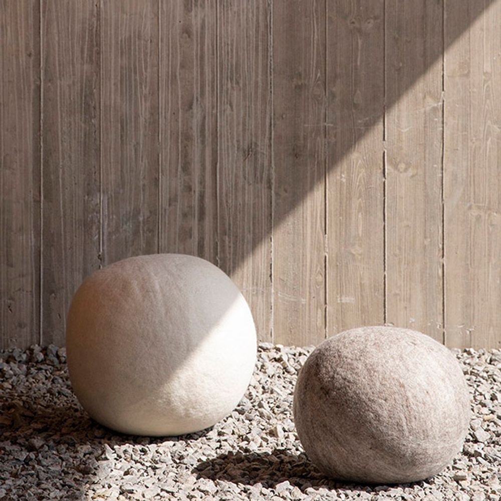 Ottomans - POUFFE BALL - Handmade in felt - MUSKHANE