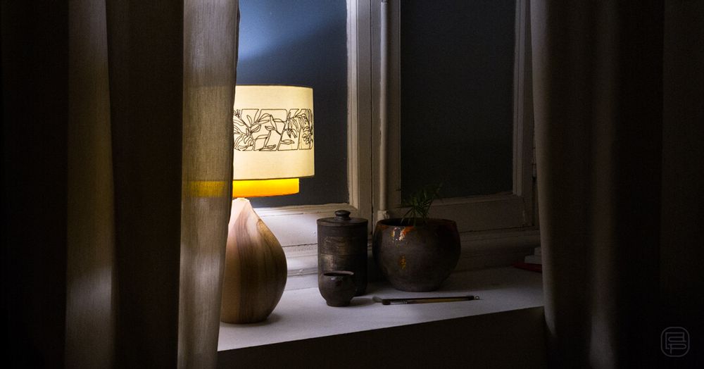 Objets design - Lampe Thais, abat-jour brodé - LOU DE PRAY