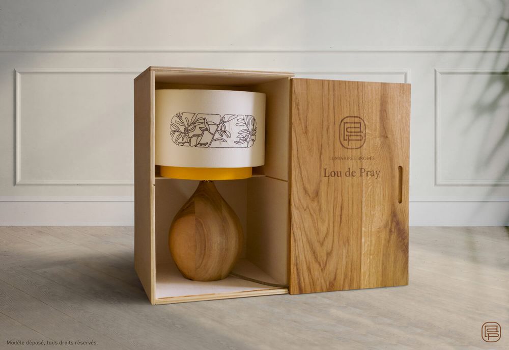 Objets design - Lampe Thais, abat-jour brodé - LOU DE PRAY