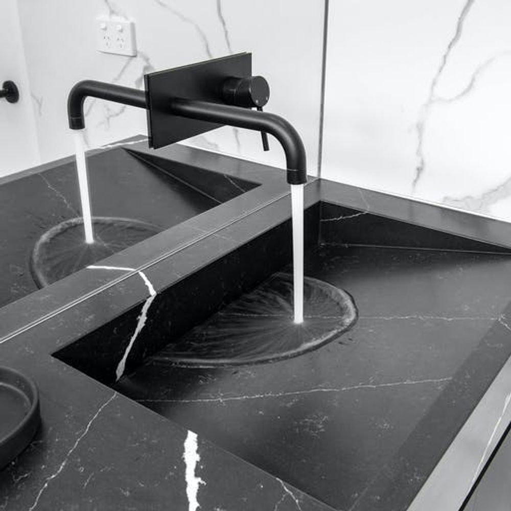 Kitchens furniture - Silestone Eternal Marquina - COSENTINO