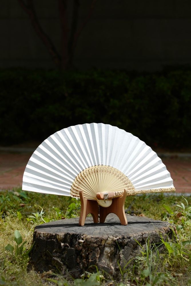 Cadeaux - Fan - Hapjuksun - SOLUNA ART GROUP