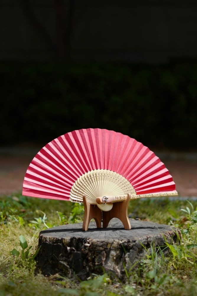 Cadeaux - Fan - Hapjuksun - SOLUNA ART GROUP
