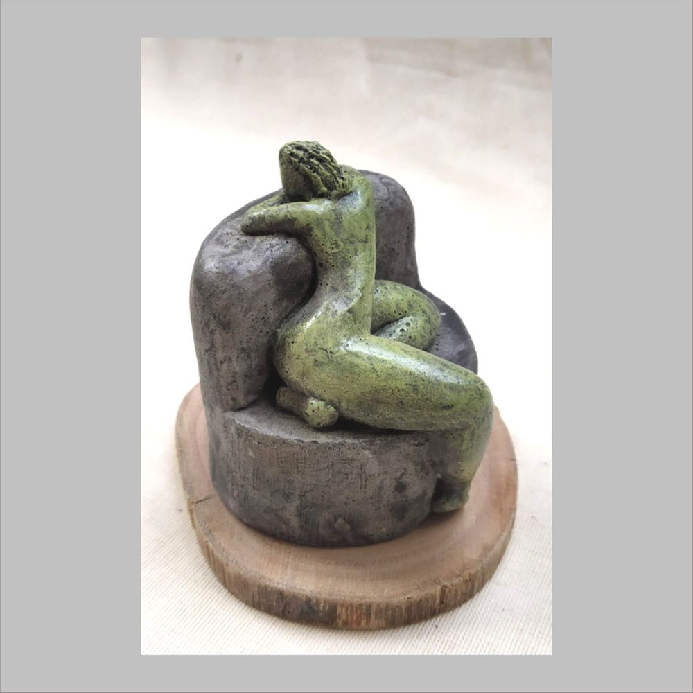 Sculptures, statuettes and miniatures - SCULPTURE OF A LADY OF SOLITUDE - ARANYA EARTHCRAFT