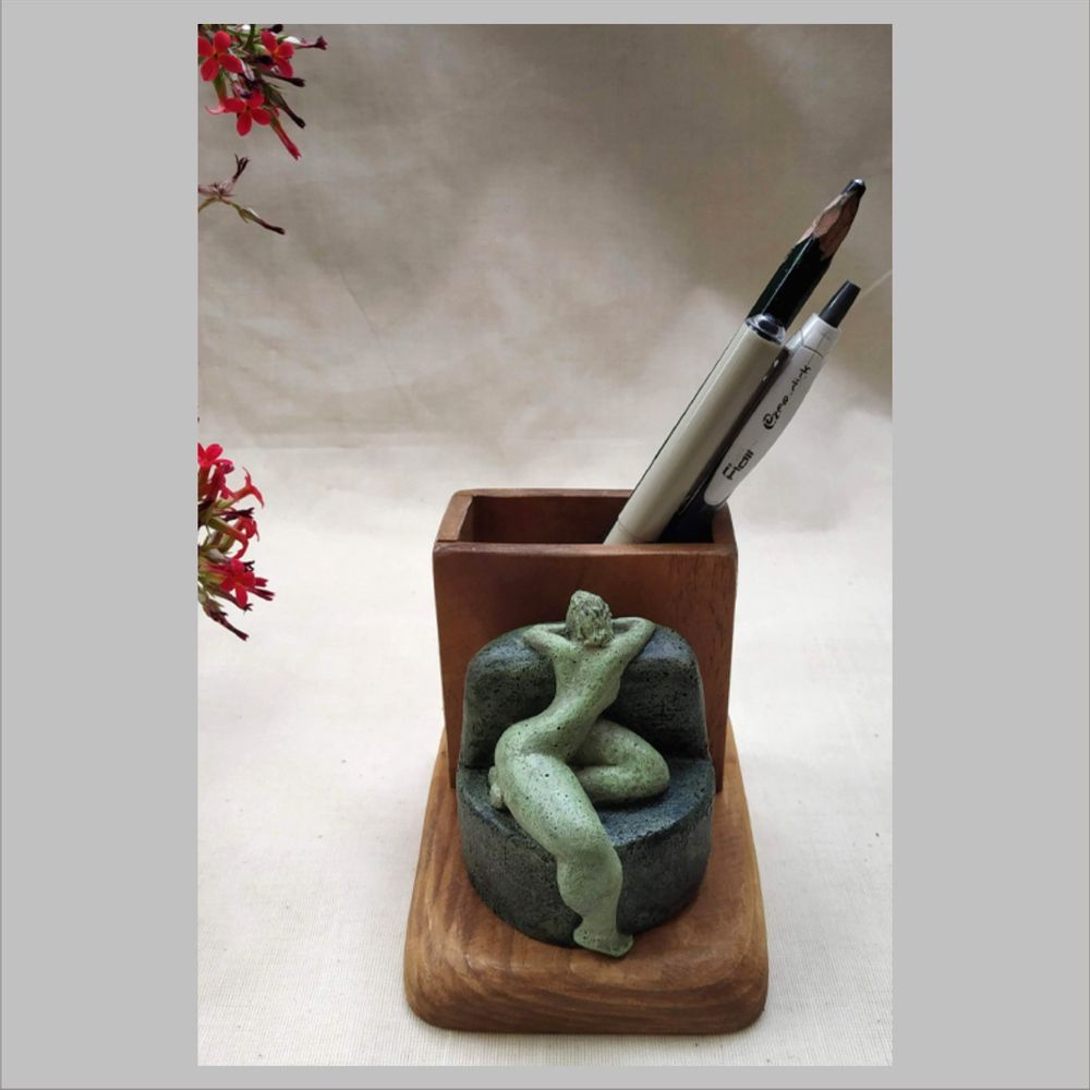 Sculptures, statuettes and miniatures - SCULPTURE OF A LADY OF SOLITUDE - ARANYA EARTHCRAFT