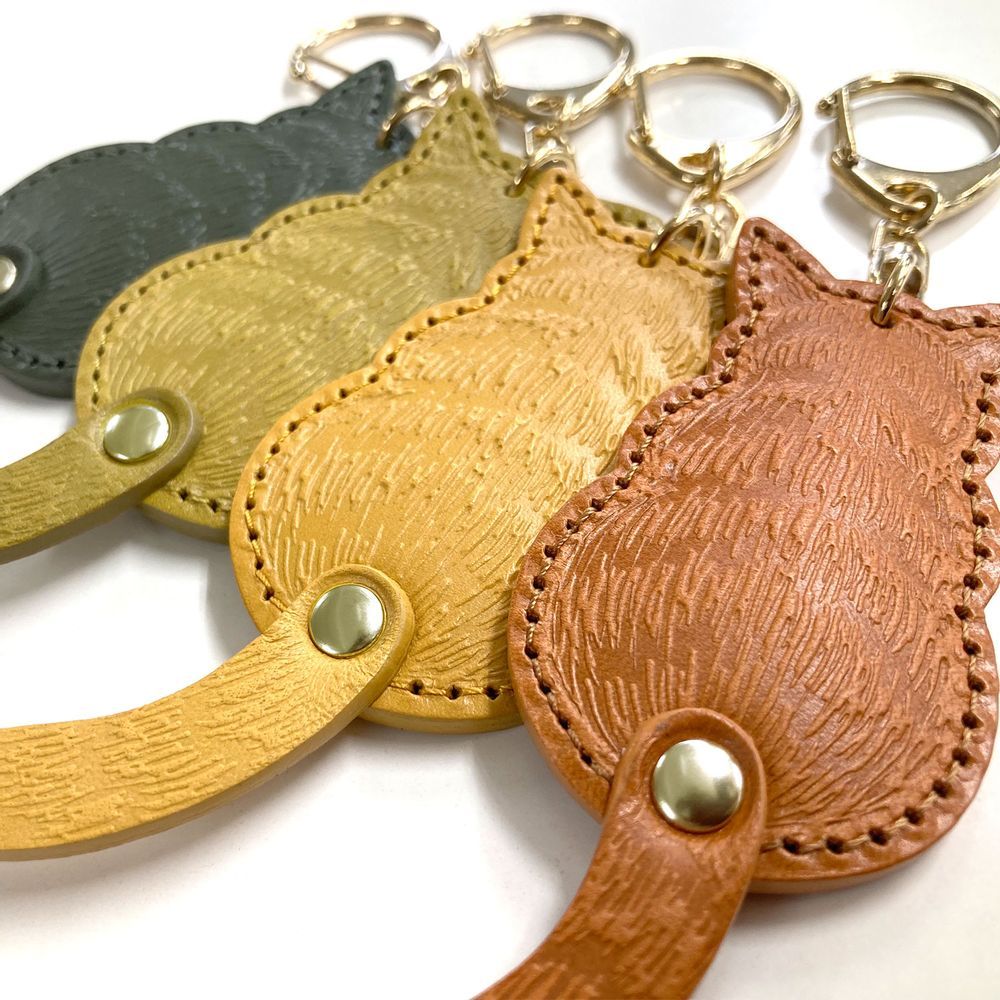 Leather goods - Pastel leather cat key - WACHIFIELD