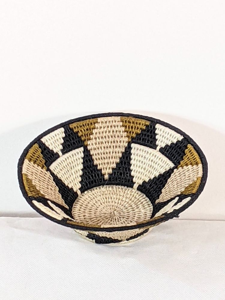 Other wall decoration - Sundial Mother of Pearl Basket, Eswatini - MALKIA HOME