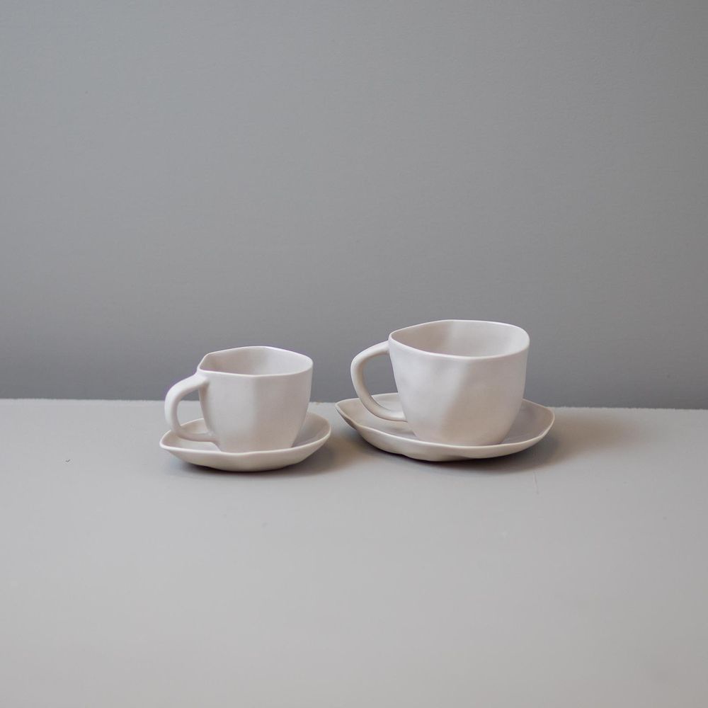 Mugs - Stoneware cups and saucers - BE HOME