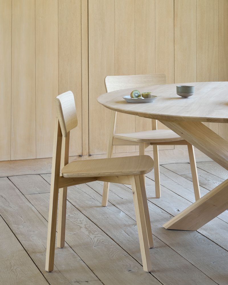 Dining Tables - Oak Circle dining table - ETHNICRAFT