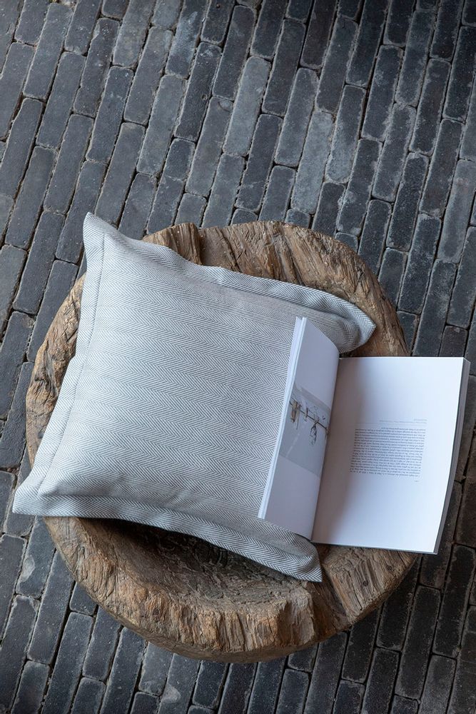 Loungewear - Mendenhall Decorative Throw and Cushion - AIGREDOUX