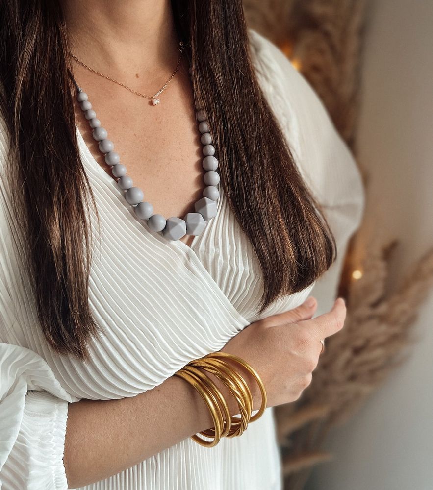 Gifts - Baby carrier, breastfeeding and Teething Necklace | Monochrome Gris - MINTYWENDY