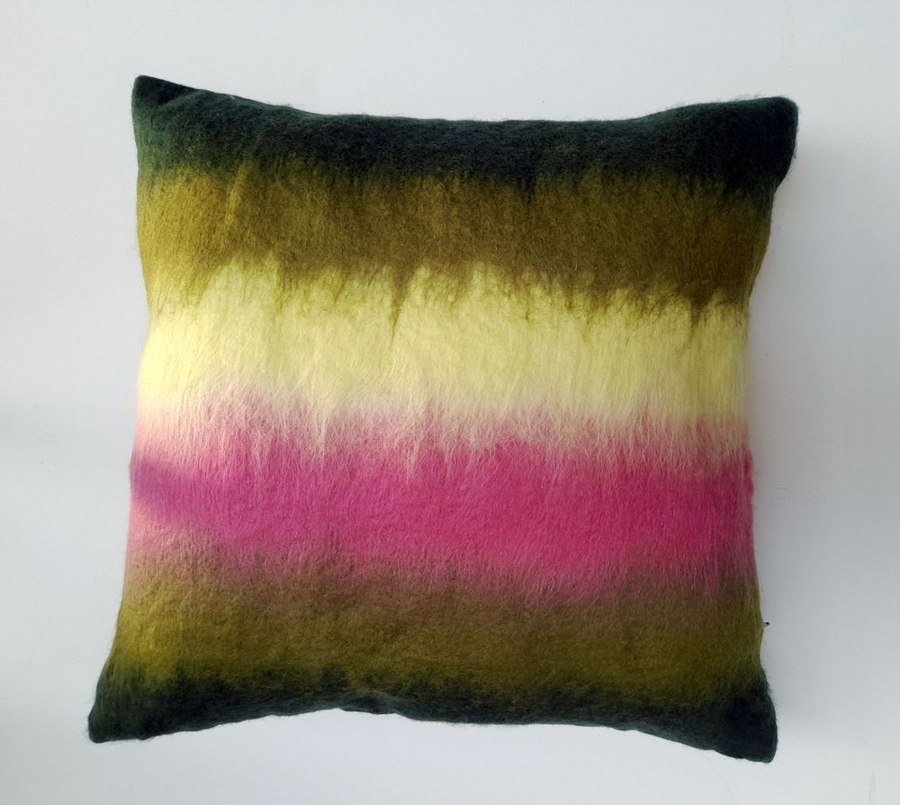 Cushions - Decorative cushion "Mood"with hand-felted design in merino wool and silk on linen fabric. - ELENA KIHLMAN
