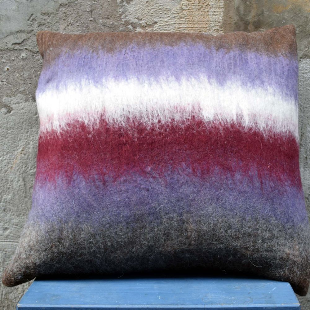 Cushions - Decorative cushion "Mood"with hand-felted design in merino wool and silk on linen fabric. - ELENA KIHLMAN